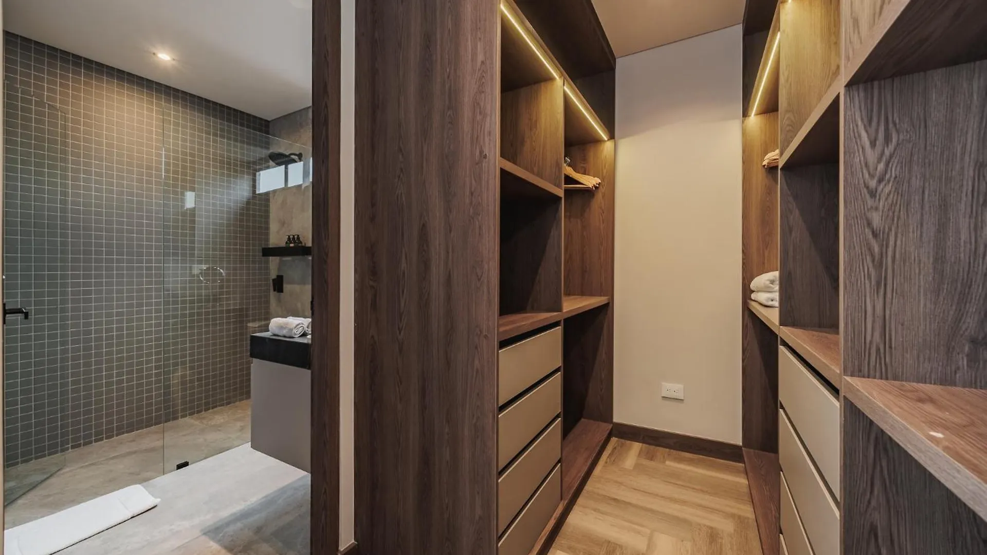 Apartamentos Lujosos En Edificio Morph En El Poblado 메딜린 아파트