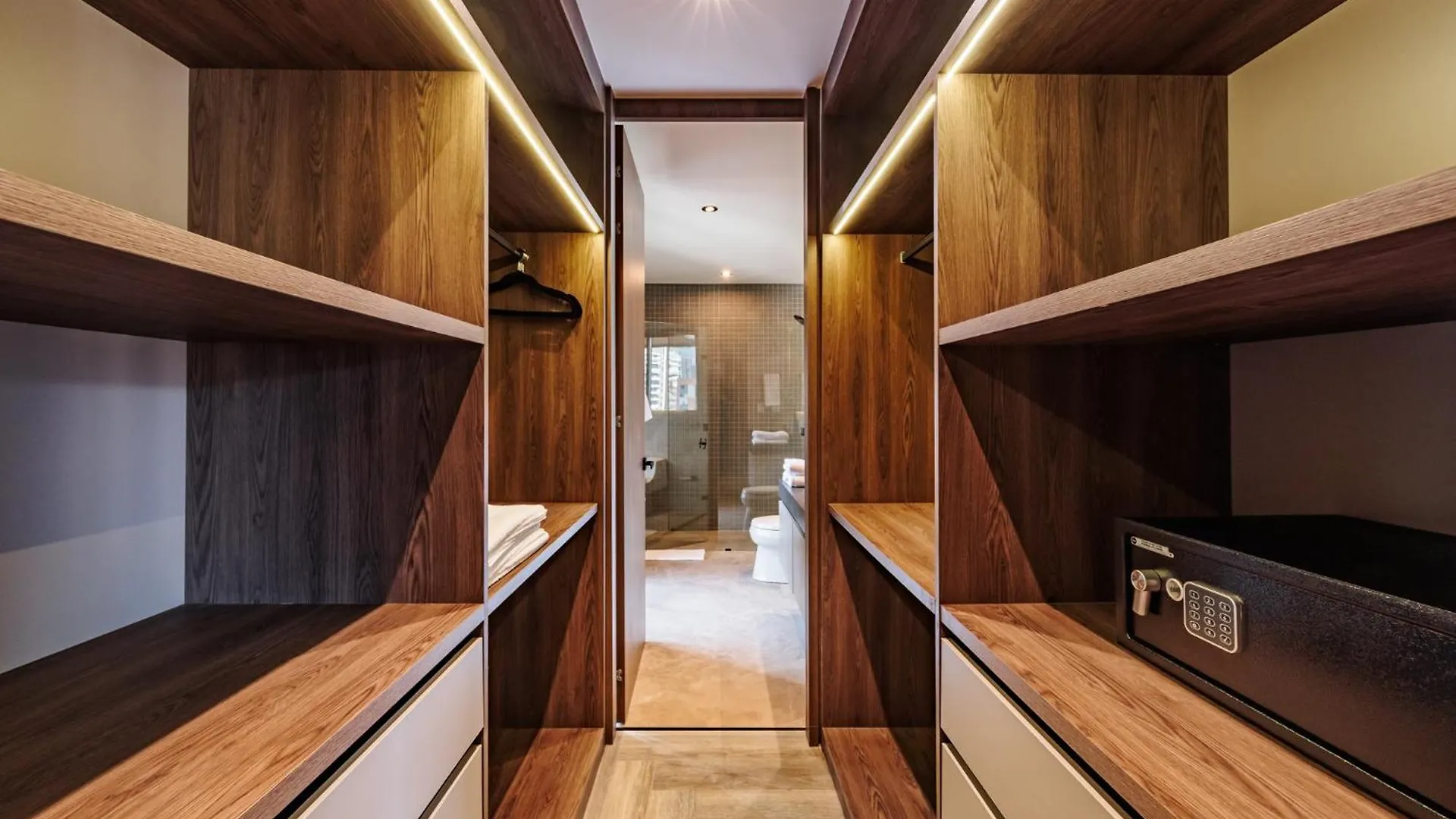 Apartamentos Lujosos En Edificio Morph En El Poblado 메딜린