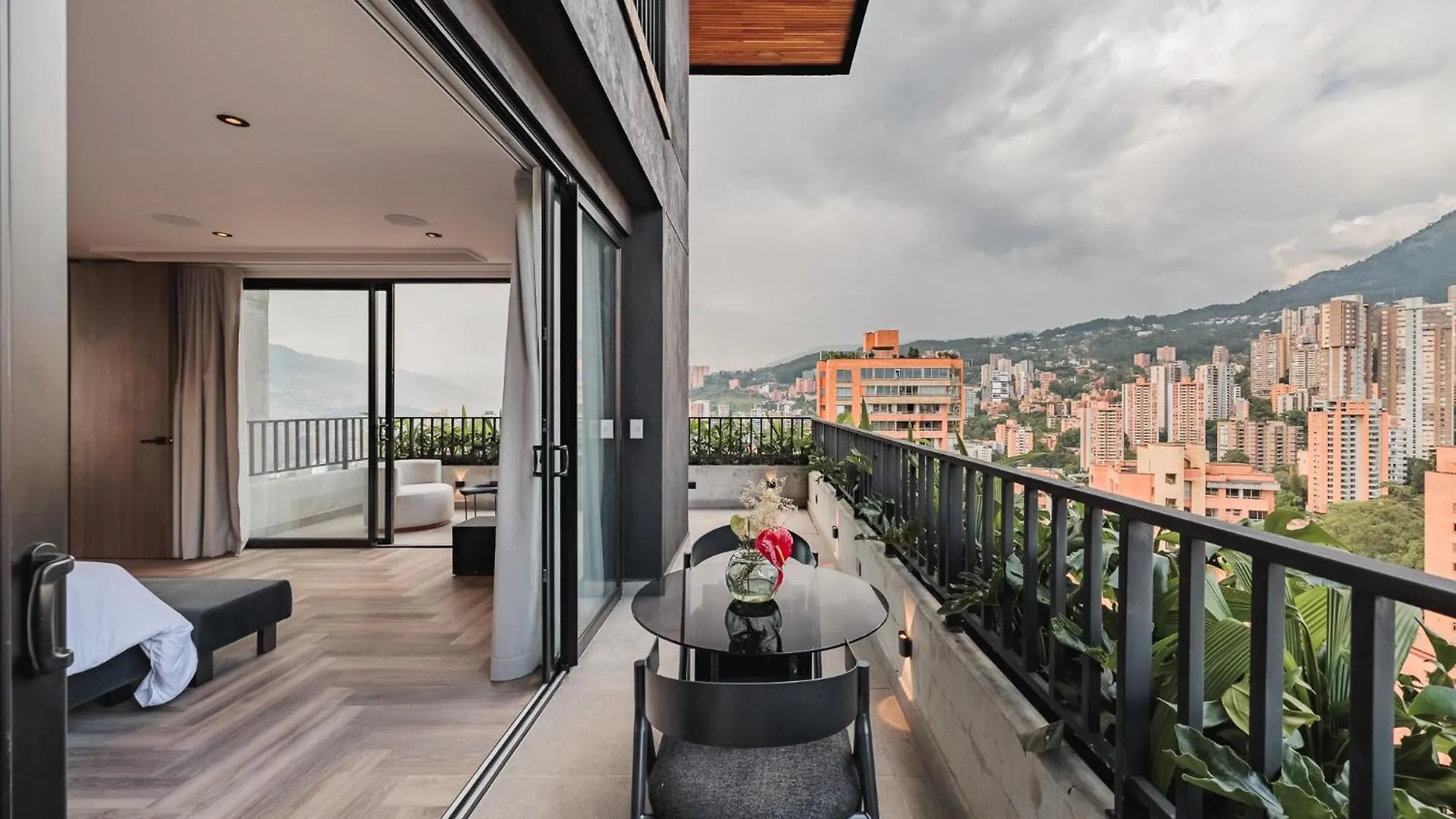 Impresionantes Aptos En Edificio Morph Con Vista Increible A El Poblado Medellin Colombia