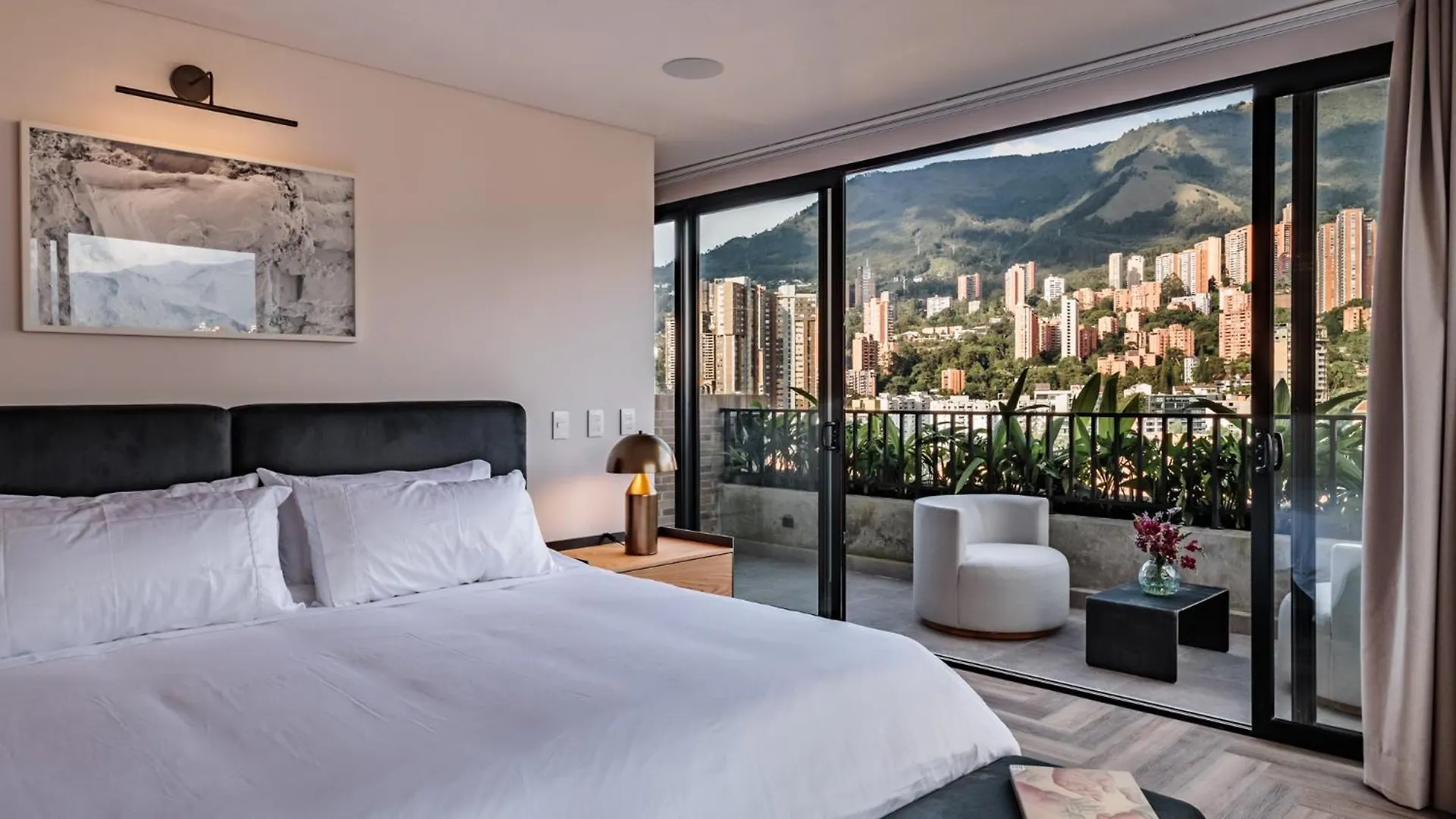 Apartment Impresionantes Aptos En Edificio Morph Con Vista Increible A El Poblado Medellin