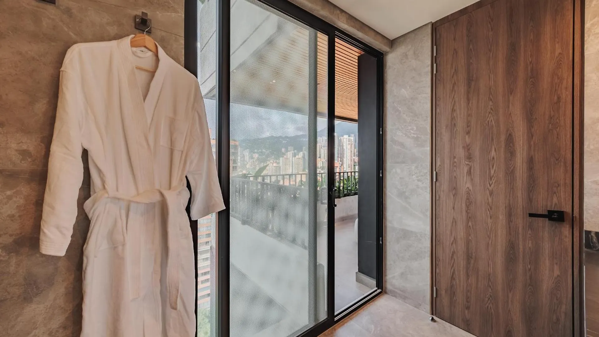 Apartamentos Lujosos En Edificio Morph En El Poblado Medellín